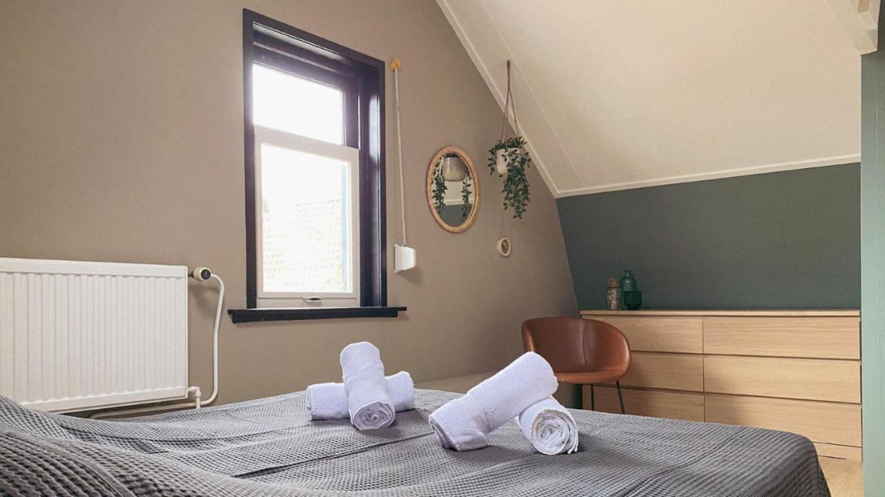 Cozy With 2 Bathrooms Holiday home Sint Philipsland