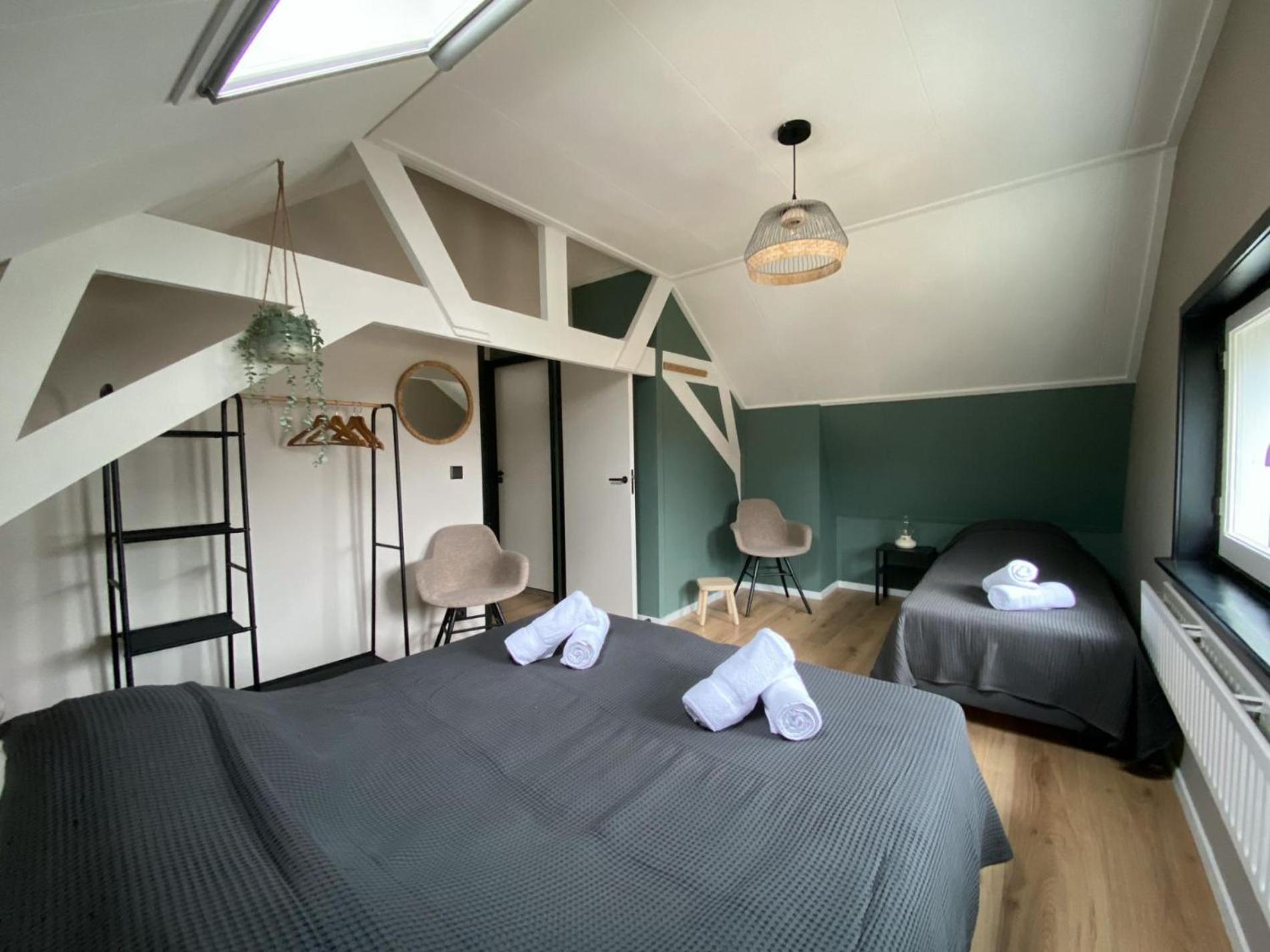 Cozy With 2 Bathrooms Holiday home